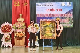 Đội Trường Tiểu học và THCS Đak Jơ Ta với phần thi ý tưởng, truyền tải thông điệp "Kon Ka Kinh hơi thở của đại ngàn", thuyết minh về sự đa dạng sinh học của Vườn.