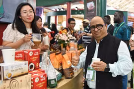 Gia Lai gây ấn tượng mạnh tại Hội chợ mùa Thu 2025 với không gian trưng bày đặc sắc, giới thiệu các sản phẩm đặc trưng và văn hóa ẩm thực độc đáo.