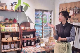 Không gian gian hàng ký gửi đồ handmade phi lợi nhuận tại Nương Coffee, một quán cà phê mộc mạc và độc đáo tại phố núi Gia Lai.