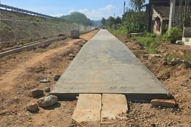 Các đơn vị thi công cao tốc Hoài Nhơn - Quy Nhơn cam kết sửa chữa và hoàn trả nguyên trạng các tuyến đường phục vụ thi công tại xã Hoài Ân trước ngày 7-2.