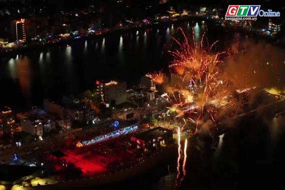 Pháo hoa sẽ rực sáng đêm Giao thừa tại hai quảng trường Đông - Tây tỉnh