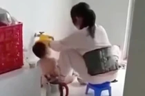 Xác minh clip nhân viên trường mầm non nhồi thức ăn cho trẻ