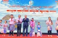 Gia Lai tặng quà cho con em ngư dân