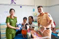 Tặng 660 phần quà cho thiếu nhi xã Đak Tơ Ver và Bệnh viện Nhi tỉnh Gia Lai