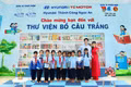 Tặng “Thư viện Bồ câu trắng” cho Trường Tiểu học Nguyễn Thị Minh Khai