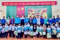 Tặng 250 suất quà cho học sinh xã Ia Kênh