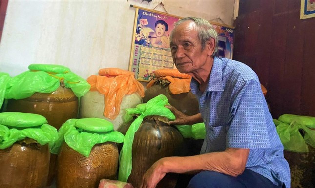 Chóe truyền thống của người Êđê vẫn được già Y Luyện lưu giữ