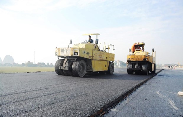 Nhà thầu thi công một đoạn tuyến Cao tốc Bắc-Nam. Ảnh: Việt Hùng/Vietnam+ Nhà thầu thi công một đoạn tuyến Cao tốc Bắc-Nam. Ảnh: Việt Hùng/Vietnam+