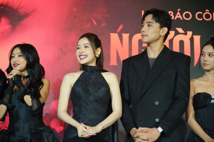 Chi Pu xuất hiện xinh đẹp cùng Thuận Nguyễn. Chi Pu xuất hiện xinh đẹp cùng Thuận Nguyễn.