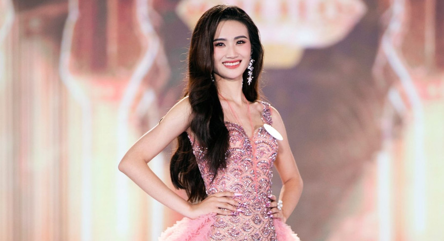 Ngày 2/11, Ý Nhi đăng video xin lỗi sau ba tháng ở ẩn.