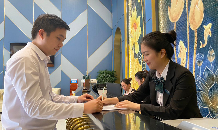 Trước thềm Tuần Văn hóa-Du lịch Gia Lai 2023, các khách sạn ở khu vực trung tâm TP. Pleiku đã sẵn sàng đón khách. Ảnh: Sơn Ca Trước thềm Tuần Văn hóa-Du lịch Gia Lai 2023, các khách sạn ở khu vực trung tâm TP. Pleiku đã sẵn sàng đón khách. Ảnh: Sơn Ca