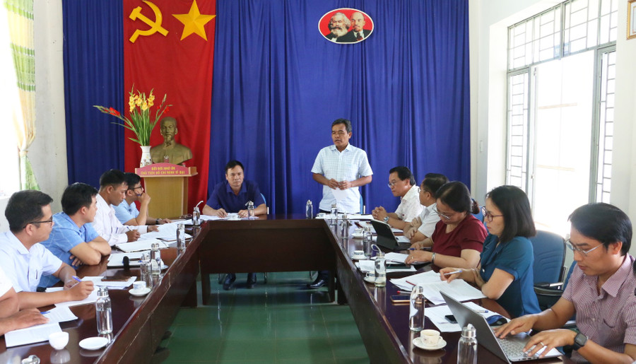 Quang cảnh buổi sinh hoạt thường kỳ tháng 11 của Chi bộ Ban Quản lý rừng phòng hộ Bắc Biển Hồ. Ảnh: Quang Tấn Quang cảnh buổi sinh hoạt thường kỳ tháng 11 của Chi bộ Ban Quản lý rừng phòng hộ Bắc Biển Hồ. Ảnh: Quang Tấn