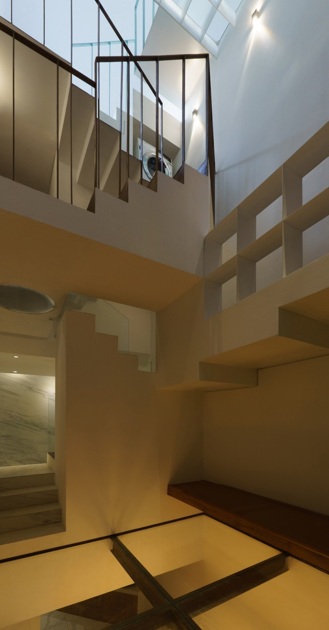 Cầu thang được thiết kế phá cách, tiết kiệm không gian và tạo điểm nhấn cho ngôi nhà. Cầu thang được thiết kế phá cách, tiết kiệm không gian và tạo điểm nhấn cho ngôi nhà.