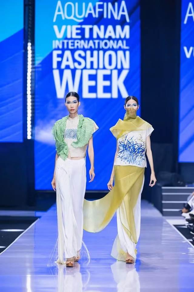 Người mẫu Kim Phương và Cao Ngân