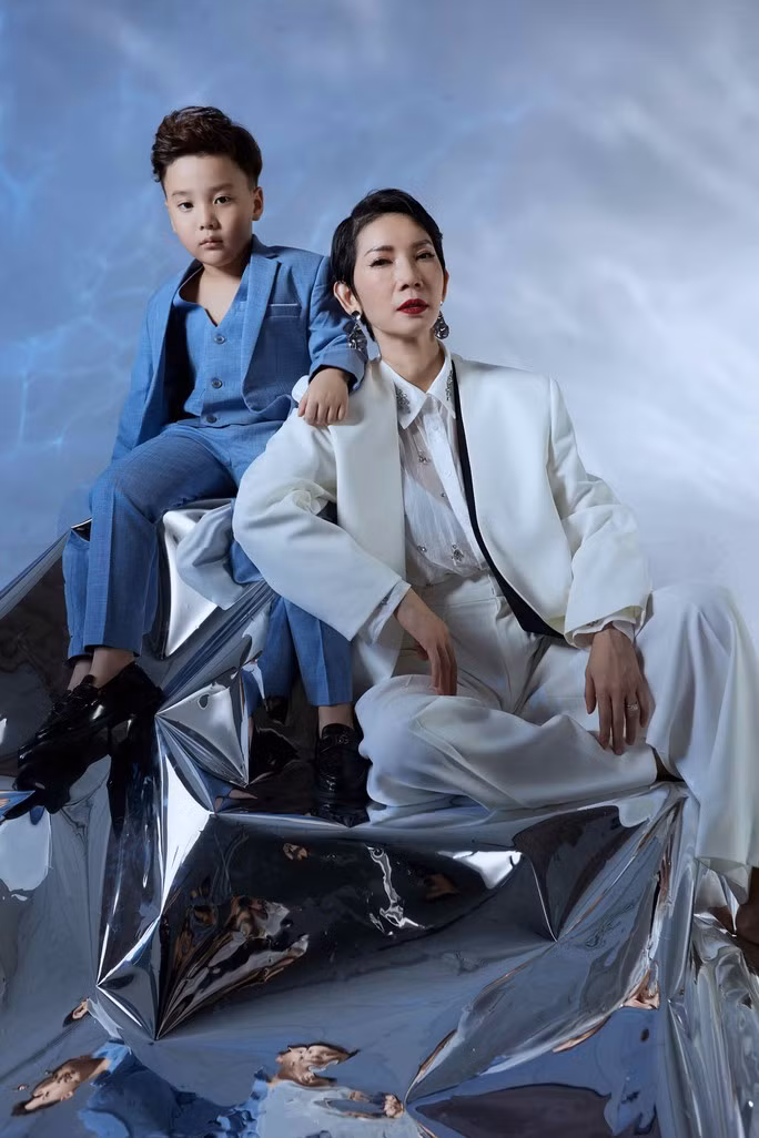 5 tuổi, Tuấn Khải trở thành mẫu nhí được săn đón bởi vẻ ngoài đậm chất Hàn của mình