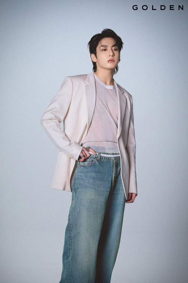 Jungkook (BTS) liên tiếp lập kỷ lục với ca khúc solo - Ảnh 3. Album Golden của Jungkook "càn quét" nhiều bảng xếp hạng nhạc số. Ảnh: FBNV