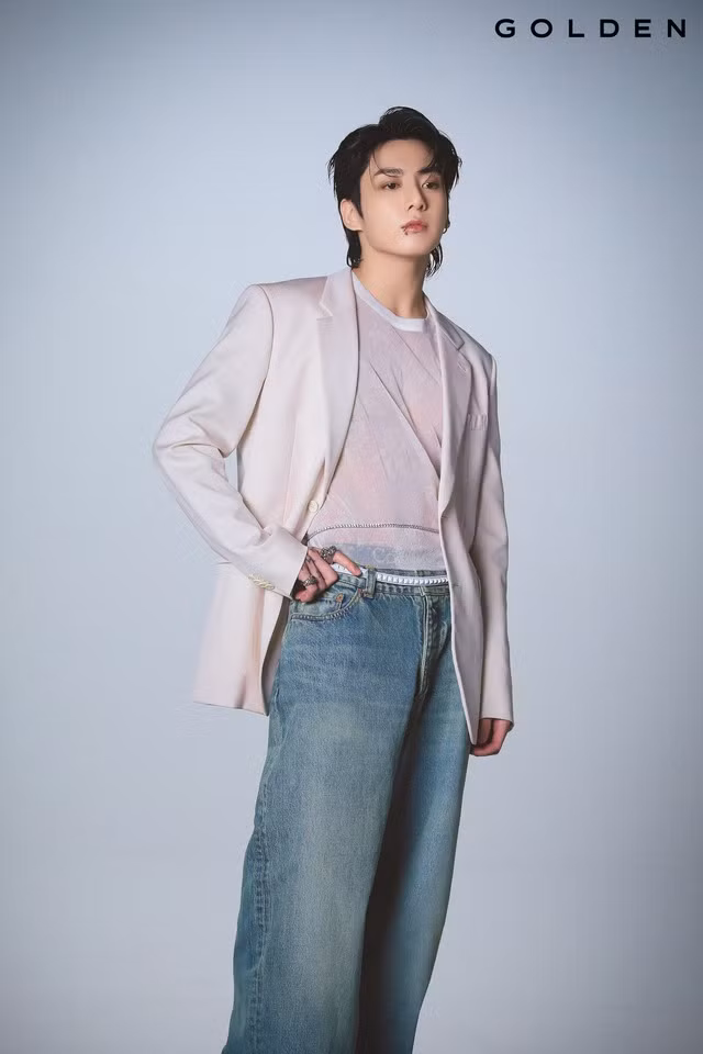 Album Golden của Jungkook "càn quét" nhiều bảng xếp hạng nhạc số. Ảnh: FBNV