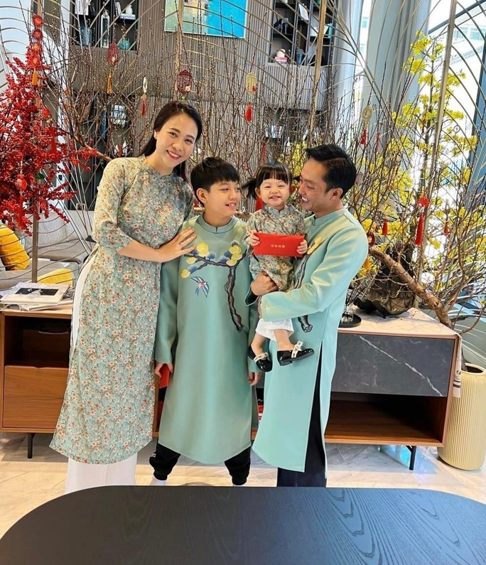 Vợ chồng Cường Đô La cầu cứu - Ảnh 1. Gia đình Cường Đô La