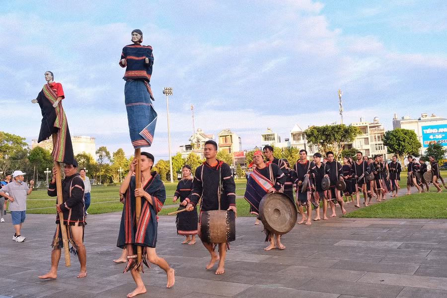 "Gia Lai-Những sắc màu văn hóa" là chủ đề của Festival văn hóa cồng chiêng năm 2023. Ảnh: H.N