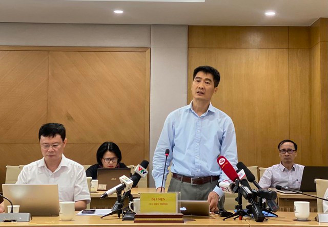 Siết bán SIM, thuê bao di động phát triển mới sụt giảm 35% - Ảnh 1. Ông Nguyễn Phong Nhã, Phó cục trưởng Cục Viễn thông, thông tin tại họp báo chiều 6.11. Ảnh: THU HẰNG