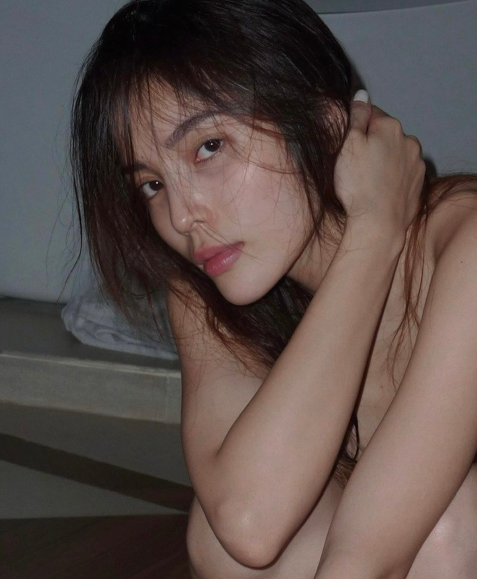 Bộ ảnh nude siêu cháy của cặp Minh Triệu- Kỳ Duyên - Ảnh 1. Hoa hậu Kỳ Duyên lột xác so với trước đây