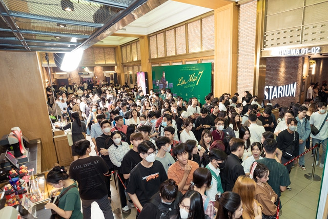 Hơn 1.000 thí sinh xếp hàng chờ thử vai cho phim của Lý Hải. Ảnh: ĐPCC Hơn 1.000 thí sinh xếp hàng chờ thử vai cho phim của Lý Hải. Ảnh: ĐPCC