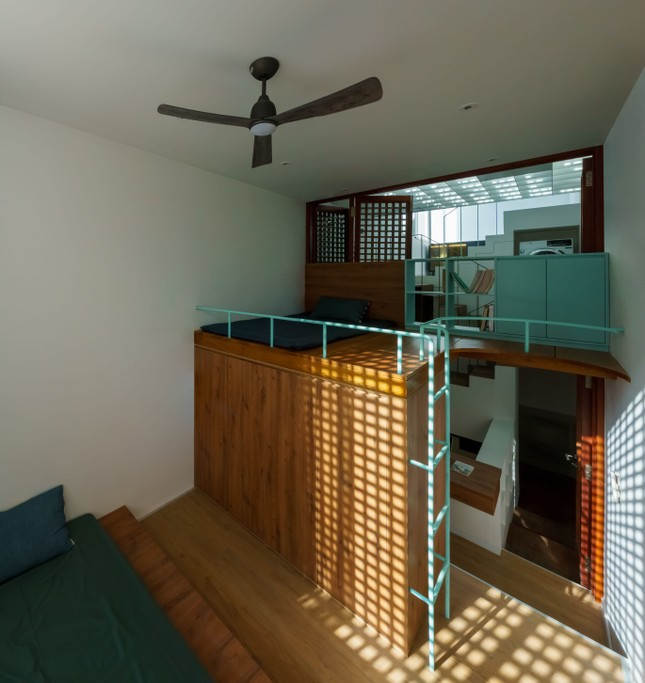 Phòng của trẻ được bố trí một cách khoa học trong không gian nhỏ. Phòng của trẻ được bố trí một cách khoa học trong không gian nhỏ.