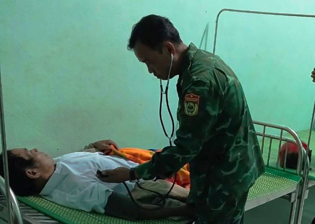 Hiện 3 người bị ngộ độc đã tỉnh táo. Ảnh: NAM THỊNH Hiện 3 người bị ngộ độc đã tỉnh táo. Ảnh: NAM THỊNH