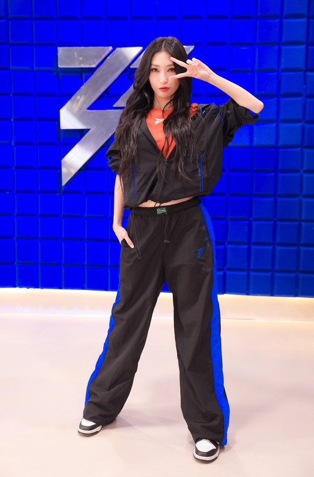 Khổng Tú Quỳnh hạnh phúc khi ba mẹ hiện đã thấu hiểu và ủng hộ cô nhiều hơn Khổng Tú Quỳnh hạnh phúc khi ba mẹ hiện đã thấu hiểu và ủng hộ cô nhiều hơn