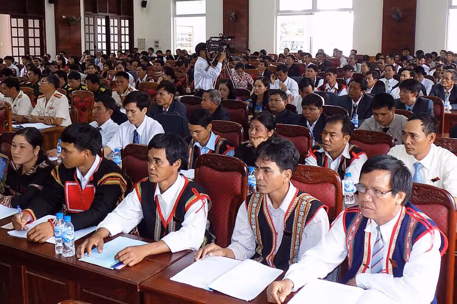 Cán bộ chủ chốt huyện Chư Păh học tập, quán triệt nghị quyết của Đảng. Ảnh: Thanh Nhật