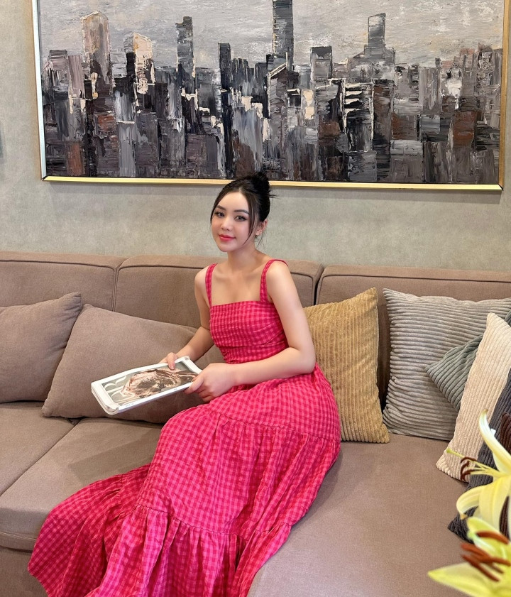 Sao Việt 25/5: Siu Black trẻ trung với tóc ngắn, Việt Hương khoe ảnh năm 17 tuổi ảnh 8 Sao Việt 25/5: Siu Black trẻ trung với tóc ngắn, Việt Hương khoe ảnh năm 17 tuổi ảnh 8