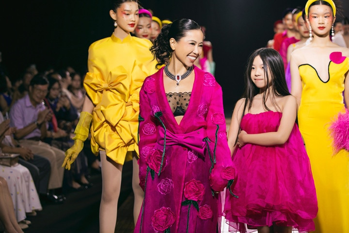 NTK Hà Linh Thư gây ấn tượng với BST lấy cảm hứng từ nghệ thuật Chèo ảnh 1 NTK Hà Linh Thư gây ấn tượng với BST lấy cảm hứng từ nghệ thuật Chèo ảnh 1