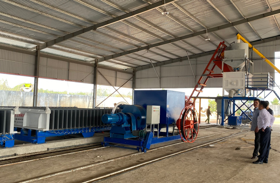 Giảm thuế GTGT sẽ góp phần tiết giảm chi phí đầu vào cho hoạt động sản xuất kinh doanh. Ảnh: Sơn Ca