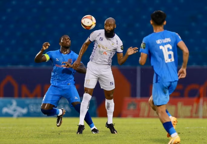 B.Bình Dương cống hiến màn đôi công hấp dẫn trước đội khách Hà Nội FC