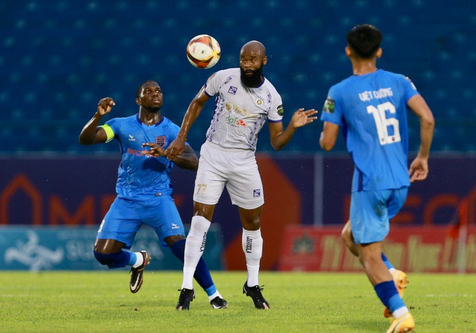 B.Bình Dương cống hiến màn đôi công hấp dẫn trước đội khách Hà Nội FC