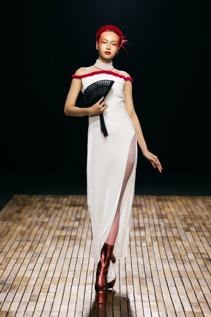 NTK Hà Linh Thư gây ấn tượng với BST lấy cảm hứng từ nghệ thuật Chèo ảnh 10 NTK Hà Linh Thư gây ấn tượng với BST lấy cảm hứng từ nghệ thuật Chèo ảnh 10