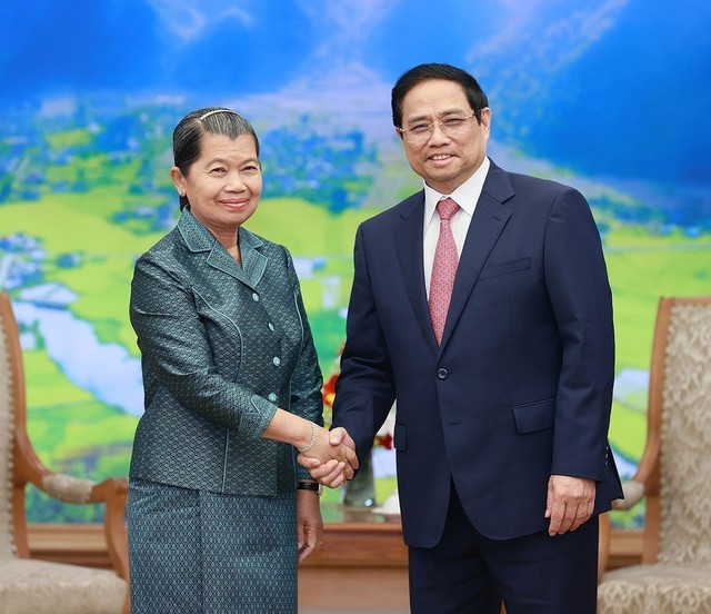 Triển khai kết nối cao tốc VN - Campuchia - Ảnh 1. Thủ tướng Phạm Minh Chính tiếp Phó thủ tướng Men Sam An. Ảnh: TTXVN