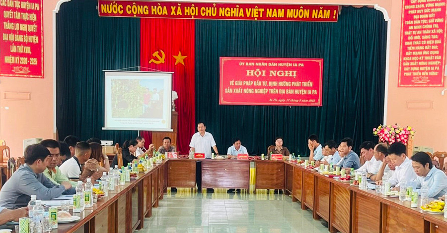Quang cảnh hội nghị về giải pháp đầu tư, định hướng phát triển sản xuất nông nghiệp trên địa bàn huyện Ia Pa. Ảnh: Vũ Chi Quang cảnh hội nghị về giải pháp đầu tư, định hướng phát triển sản xuất nông nghiệp trên địa bàn huyện Ia Pa. Ảnh: Vũ Chi