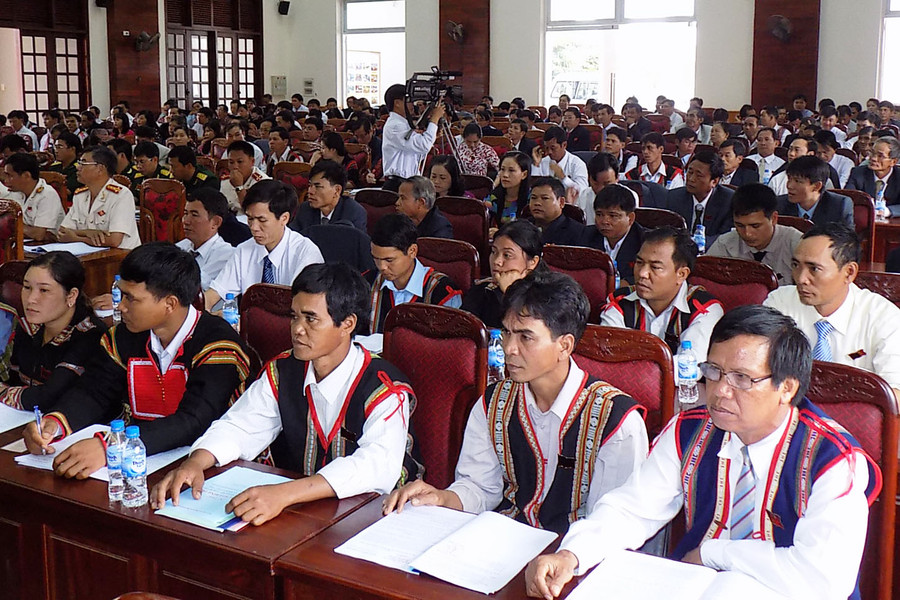 Cán bộ chủ chốt huyện Chư Păh học tập, quán triệt nghị quyết của Đảng. Ảnh: Thanh Nhật