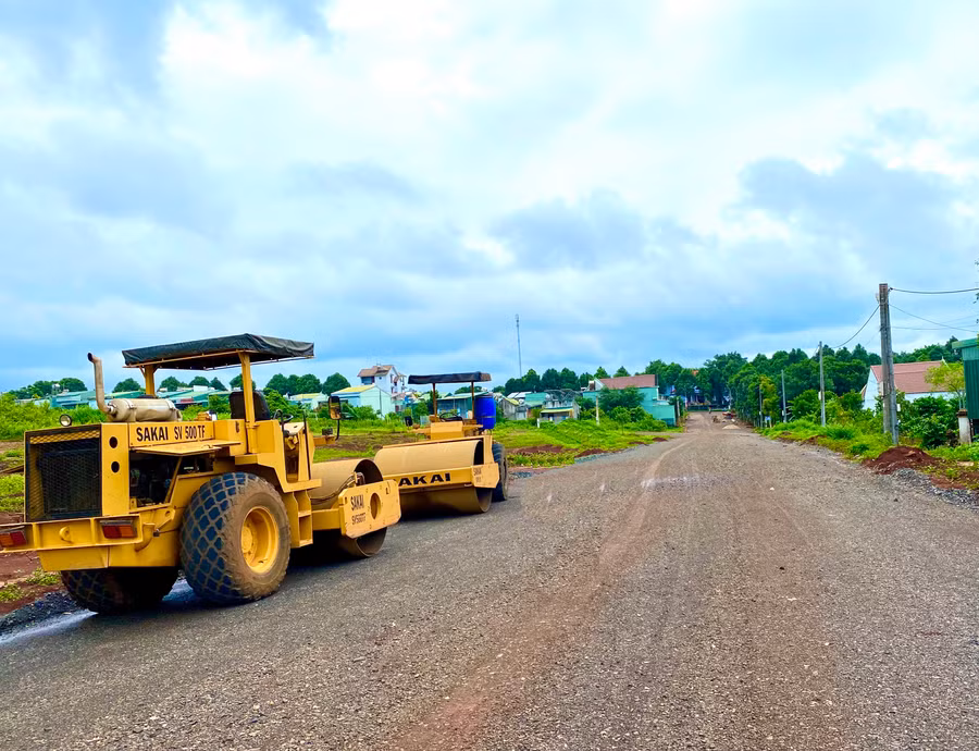 Dự án đường giao thông kết nối thị trấn Chư Ty đến xã Ia Dơk (huyện Đức Cơ) hiện đang vướng nguồn vốn tiền sử dụng đất. Ảnh: H.D