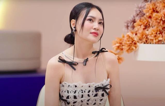 Lan Ngọc gặt hái được thành công đáng mơ ước với vai diễn đầu tay trong Cánh đồng bất tận. Tuy nhiên, nữ diễn viên thừa nhận suốt 13 năm qua cô chưa thực sự đột phá Lan Ngọc gặt hái được thành công đáng mơ ước với vai diễn đầu tay trong Cánh đồng bất tận. Tuy nhiên, nữ diễn viên thừa nhận suốt 13 năm qua cô chưa thực sự đột phá