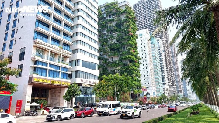 Nhiều khách sạn tại Đà Nẵng không khai thác hết công suất buồng phòng trong 2 ngày chính của kỳ nghỉ lễ 30/4 và 1/5. Nhiều khách sạn tại Đà Nẵng không khai thác hết công suất buồng phòng trong 2 ngày chính của kỳ nghỉ lễ 30/4 và 1/5.