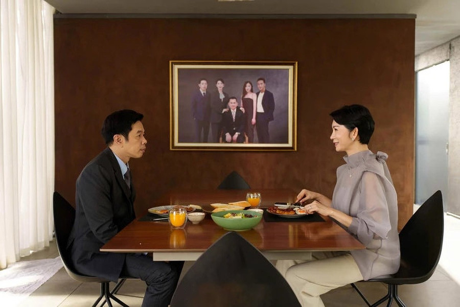 Doanh thu phim Cái giá của hạnh phúc tụt dốc so với tuần trước. Doanh thu phim Cái giá của hạnh phúc tụt dốc so với tuần trước.