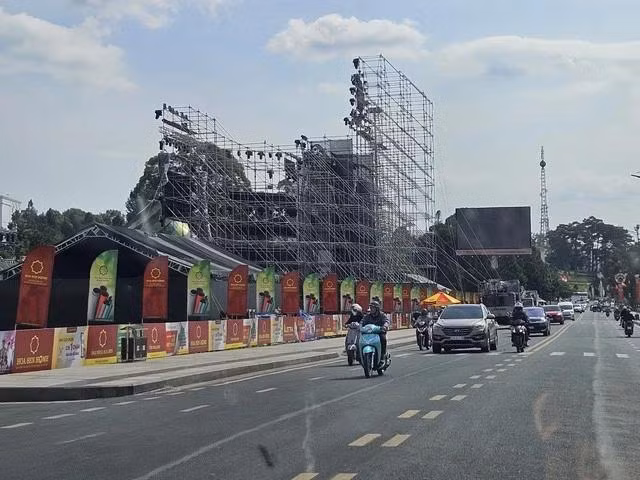 Quảng trường Lâm Viên, nơi dự kiến diễn ra đêm chung kết bảng quốc tế Dalat Best Dance Crew 2024 – Hoa Sen Home International Cup tối nay Quảng trường Lâm Viên, nơi dự kiến diễn ra đêm chung kết bảng quốc tế Dalat Best Dance Crew 2024 – Hoa Sen Home International Cup tối nay