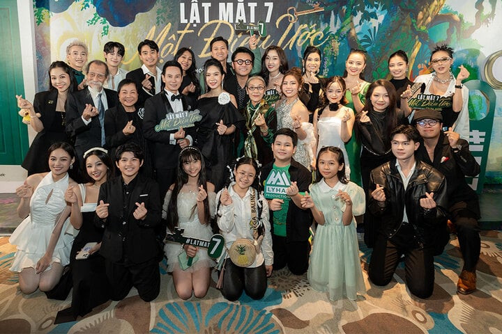 &quot;Lật mặt 7&quot; có số diễn viên tham gia đông nhất trong các phần.