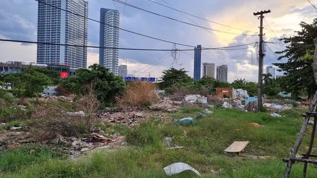 Khu đất có diện tích 10.000 m2 gần cầu sông Hàn được đưa ra đấu giá với giá khởi điểm 137 triệu đồng/m2