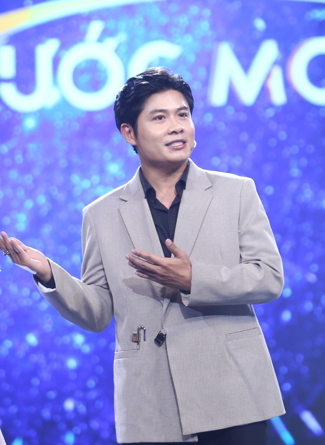 Nam nhạc sĩ không ngại đưa ra những nhận xét thẳng thắn để thí sinh thay đổi, hoàn thiện mình hơn Nam nhạc sĩ không ngại đưa ra những nhận xét thẳng thắn để thí sinh thay đổi, hoàn thiện mình hơn