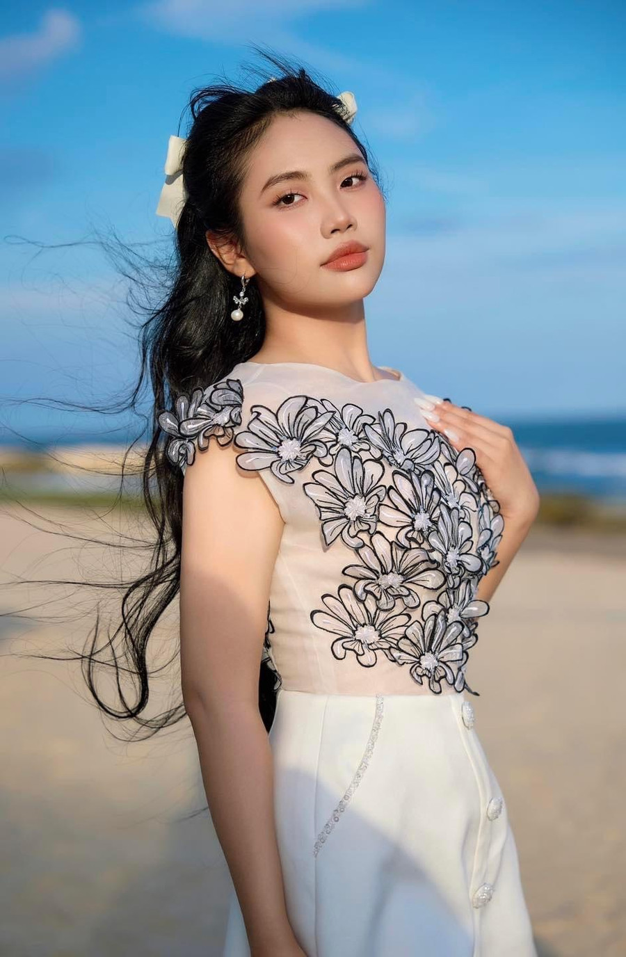 Phương Mỹ Chi lao đao vì tin đồn thất thiệt, phải lên tiếng đính chính. Ảnh: FBNV