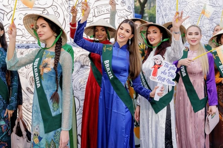 Sự đồng hành của Miss Earth 2023 cùng Tuần lễ Du lịch TP.HCM tạo một cơ hội quý giá giúp những thông điệp về bảo vệ môi trường và sự phát triển bền vững sẽ được lan tỏa rộng rãi, góp phần xây dựng thành phố xanh, phát triển, hấp dẫn đối với du khách quốc tế. Sự đồng hành của Miss Earth 2023 cùng Tuần lễ Du lịch TP.HCM tạo một cơ hội quý giá giúp những thông điệp về bảo vệ môi trường và sự phát triển bền vững sẽ được lan tỏa rộng rãi, góp phần xây dựng thành phố xanh, phát triển, hấp dẫn đối với du khách quốc tế.