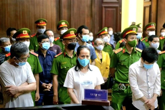 Tòa án nhân dân TP. Hồ Chí Minh xét xử sơ thẩm 12 bị cáo là thành viên của tổ chức khủng bố “Chính phủ Quốc gia Việt Nam lâm thời” phạm tội “Hoạt động nhằm lật đổ chính quyền nhân dân”. Ảnh: TTXVN